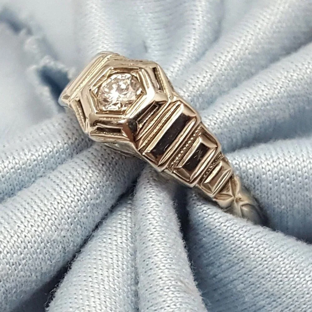 Vintage 18K Solid White Gold Ladies Designer Diamond Wedding Engagement Ring